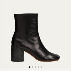 MM6 MAISON MARGIELA
Anatomic Leather Zip Booties
$650 in stores.
